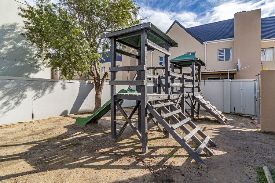 To Let 2 Bedroom Property for Rent in Gordons Bay Central Western Cape